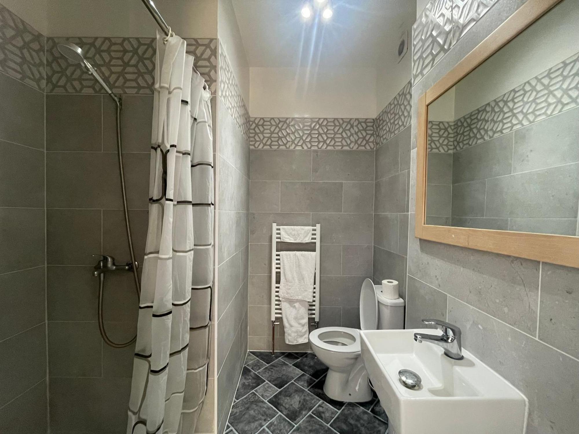 Room With Private Bathroom And Shared Kitchen Лондон Екстер'єр фото