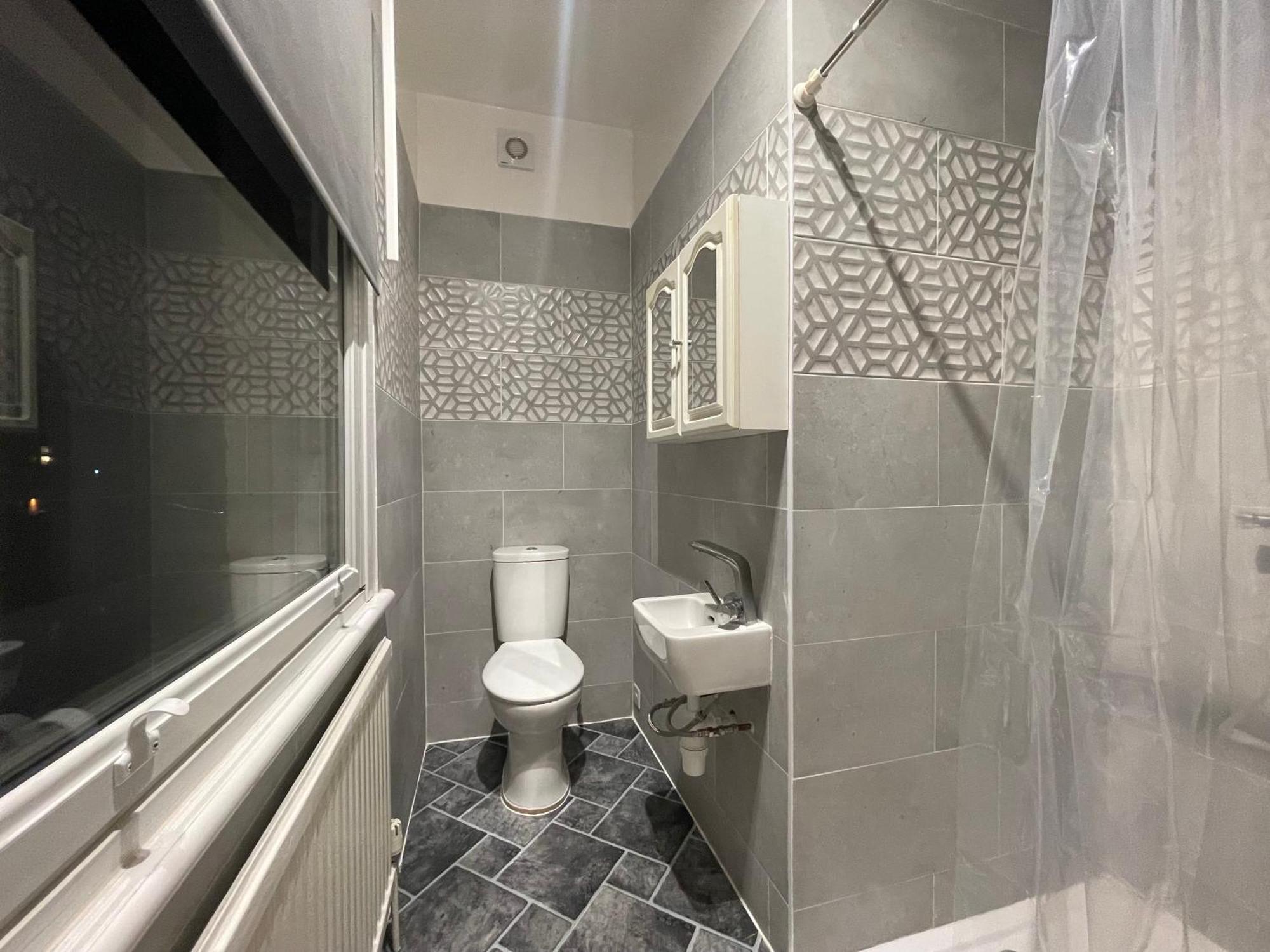 Room With Private Bathroom And Shared Kitchen Лондон Екстер'єр фото